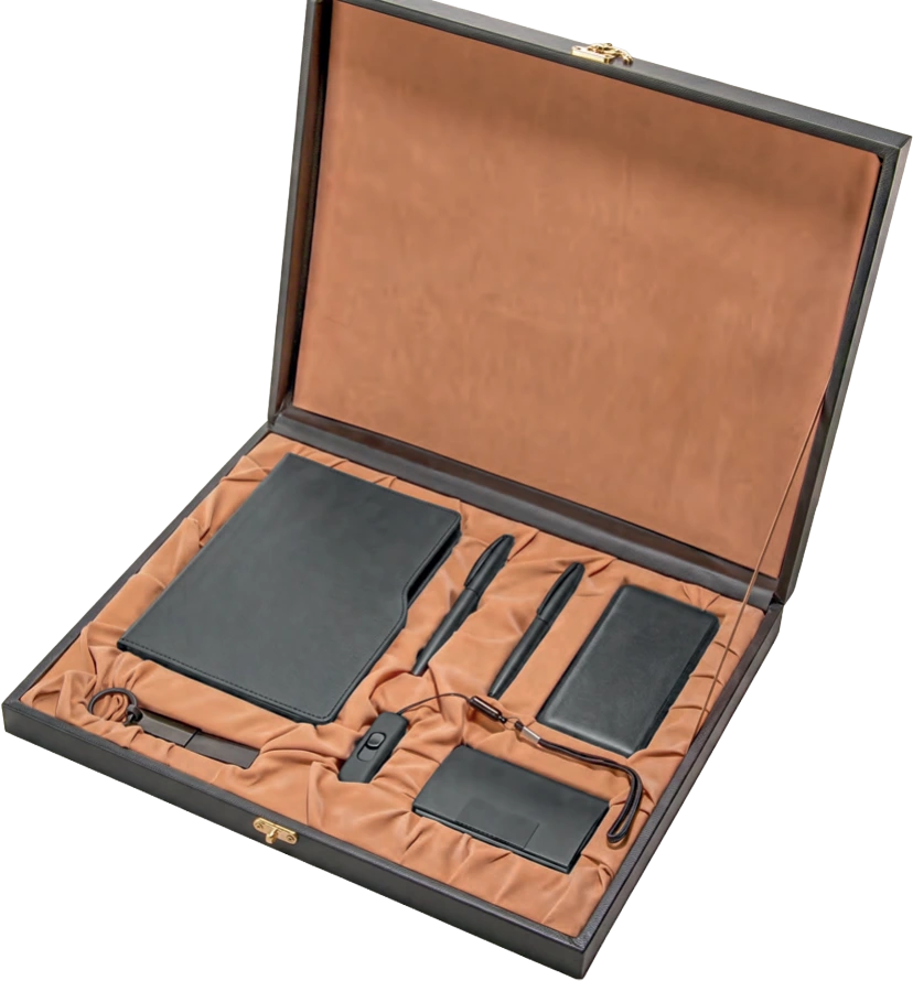 Kartepe kurumsal hediyelik set; defter, kalem ve teknoloji aksesuarları
